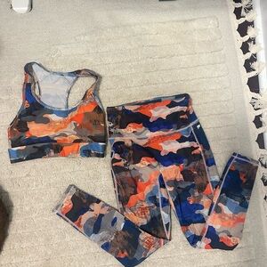 Fabletics set with sports bra and leggings